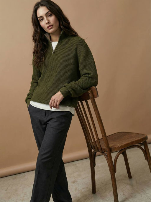 Свитер из плотного хлопка с воротником на молнии