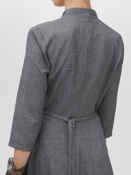 Платье из однотонной костюмной ткани