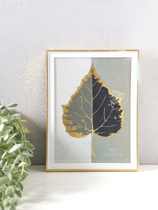 Фоторамка для фото 15×20 см «Современная классика», пластик, под золото и белый, 20.8×15.8×1.5 см