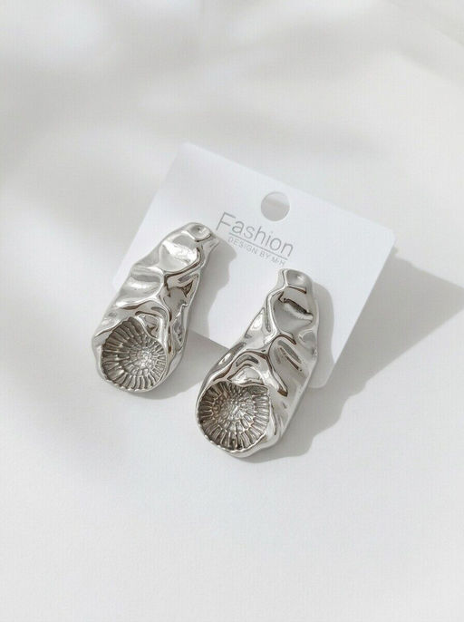 Стильные серьги