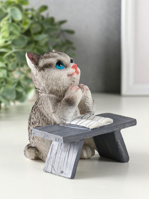 Фигурка полистоун «Котик с книгой за партой», серый, 9×8.5×9.5 см
