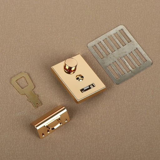 Цена за 3 шт. Застёжка для сумки, 3.5×2.6 см, цвет золотой