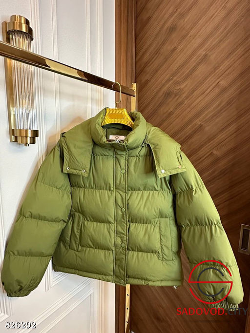 Куртка весенняя с капюшоном