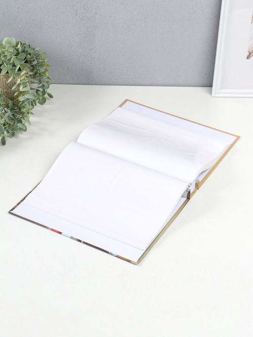 Фотоальбом на 200 фото 13х18 см "Медведь в шарфе, красные розы" в коробке 5,5х23,5х29,5 см   1096272