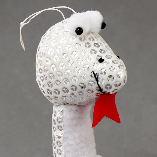 Мягкая игрушка Змея, с пайетками, на подвесе, 13 см, цвет серебро - Simaland фото 3