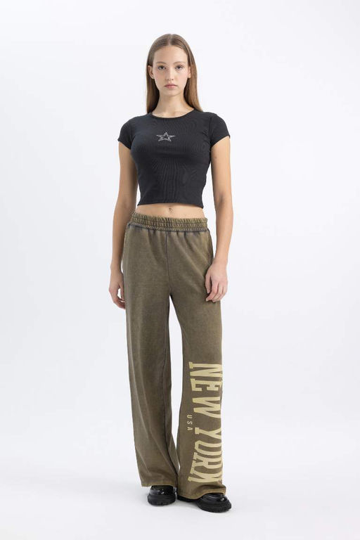 Крутая приталенная футболка в рубчик с короткими рукавами и вышивкой - Defacto фото 2