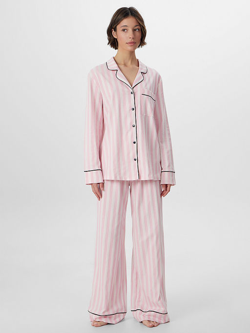 КОСТЮМ ЖЕНСКИЙ (ЖАКЕТ, БРЮКИ)