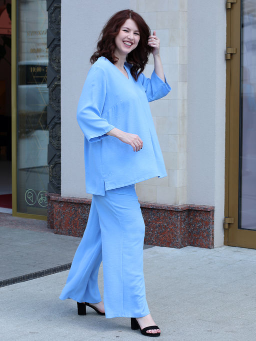 Костюм летний женский брючный голубой стильный - Almond фото 7