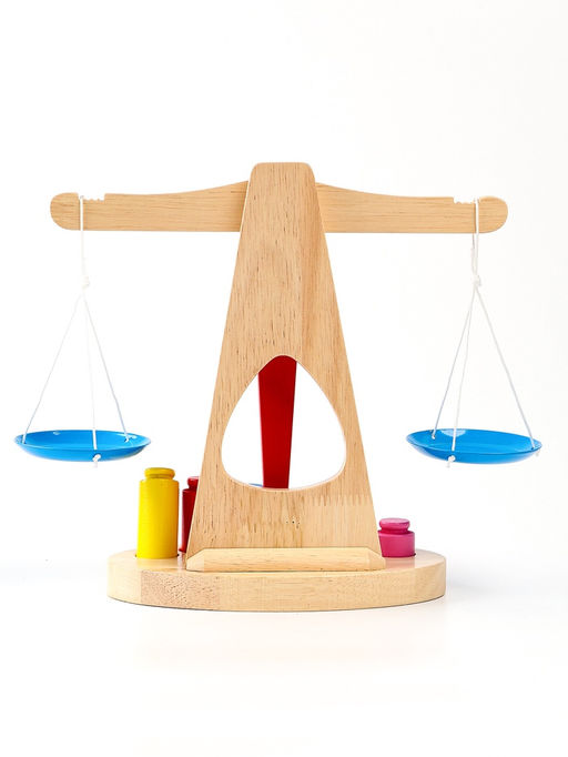 Игровой деревянный набор «Весы с гирями»