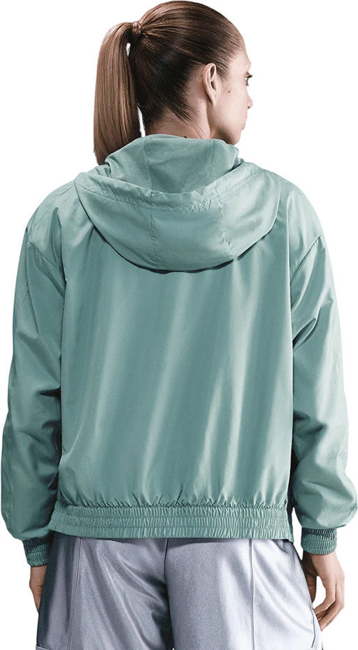 Ветровка женская