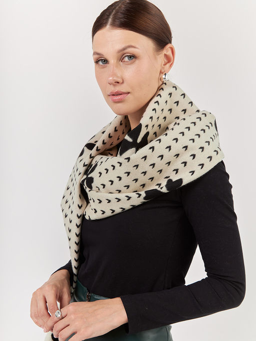 в СОСТАВЕ ШЕРСТЬ и КАШЕМИР Большой, мягкий, теплый однотонный двусторонний палантин. - Tantino фото 5