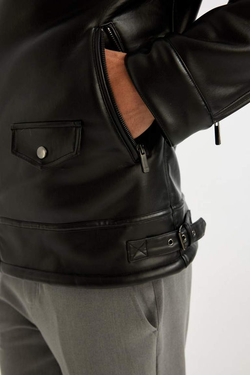 Водоотталкивающая приталенная куртка из искусственной кожи приталенного кроя на подкладке с карманами на молнии - Defacto фото 10