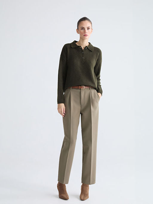 Beli Kemerli Havu? Kesim Kad?n Pileli Pantolon