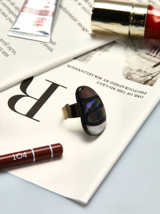 Кольцо Галиотис капля, белое в серебре, безразмерное - Qf фото 3