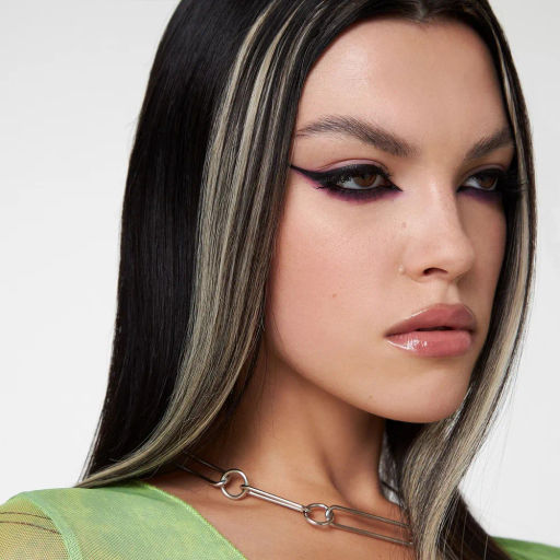 Influence Beauty Масло для губ Ekso Natural тон 03 Полупрозрачный голографический зеленый  фото 4