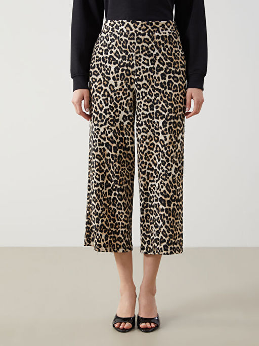 Standart Fit Leopar Desenli Kad?n Pantolon