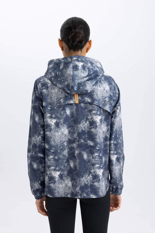 Водоотталкивающее пальто приталенного кроя с сетчатой подкладкой и капюшоном DeFactoFit, гибкое текстурированное пальто  фото 10