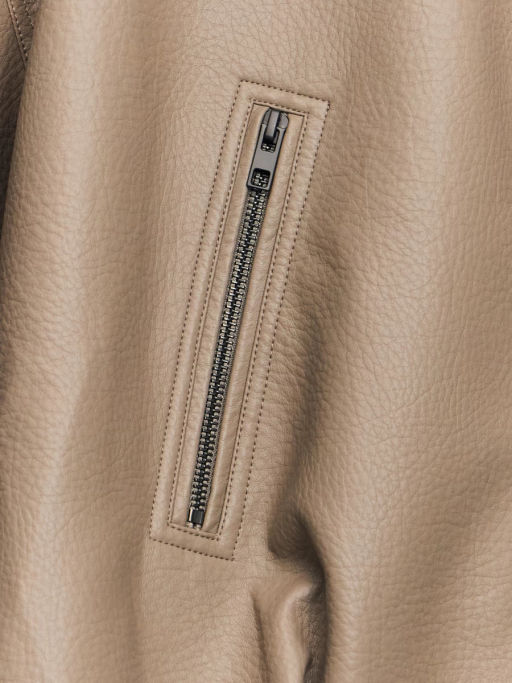 Куртка-бомбер из искусственной кожи с ремнем / Zarina  фото 14