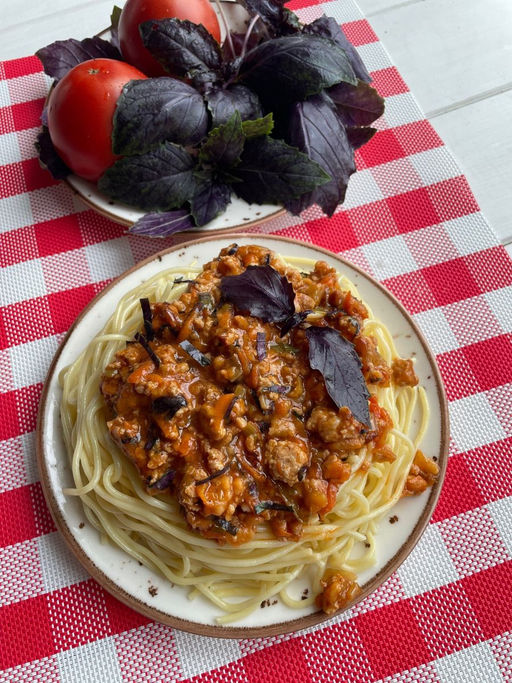 Базилик АРОМАТНЫЙ ГУЛЯШ  Пряный, густой аромат идеален для мясных блюд, особенно гуляша! Подходит для сушки, заморозки и при консервировании!