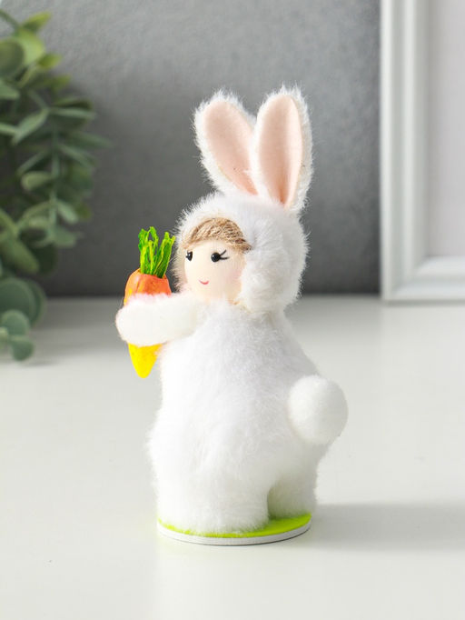 Фигурка пасхальная Малыш в костюме кролика с морковкой, 7.5?5.5?14.5 см