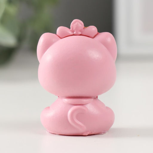 Цена за 4 шт. Фигурка полистоун «Кошечка с золотым колокольчиком», 2×3×5 см, МИКС