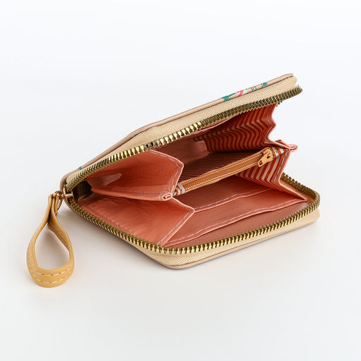 Кошелёк женский на молнии с ремешком, лакированный, бежевый