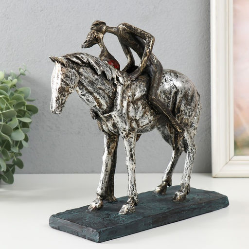 Фигурка полистоун «Поцелуй с принцем на коне» под металл, 25×11.2×23 см