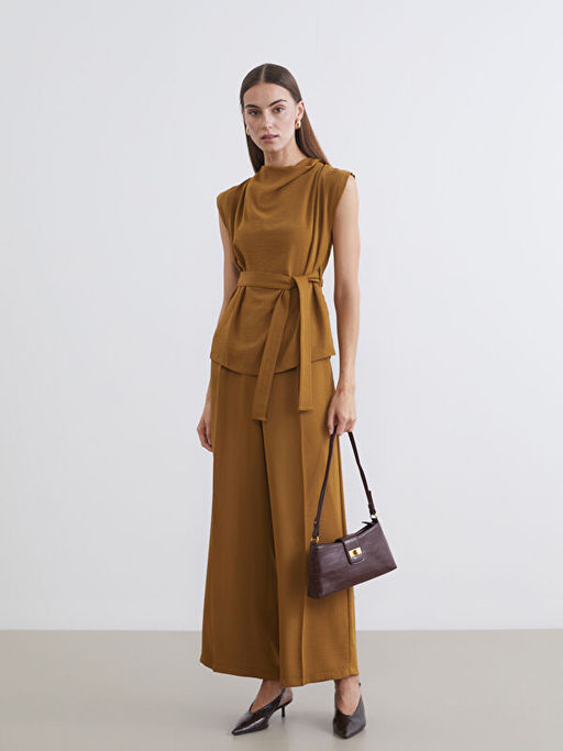 D?k?ml? Yaka B?zg?l? Bluz