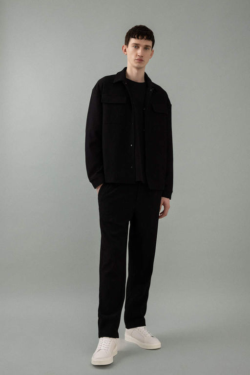 Прямые эластичные брюки зауженного кроя, эластичные во все стороны