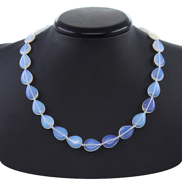 Бусы лунный камень, плоские капли 13х17мм, короткие 48см