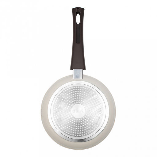 Сковорода с антипригарным покрытием д22см Hygge, h4,5см, s3,3мм, дно д17,8см, s3,8мм, кованый алюминий, съемная бакелитовая ручка с покрытием soft-touch, молочный/коричневый, TalleR (Китай) Подходит для всех видов плит, включая индукционную. - Домашняя мода фото 4