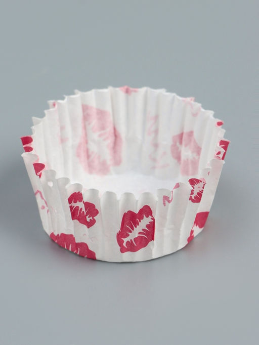 Цена за 300 шт. Форма для выпечки и упаковки конфет бумажная UPAK LAND «Поцелуи», 3.5×2 см, одноразовая, белая