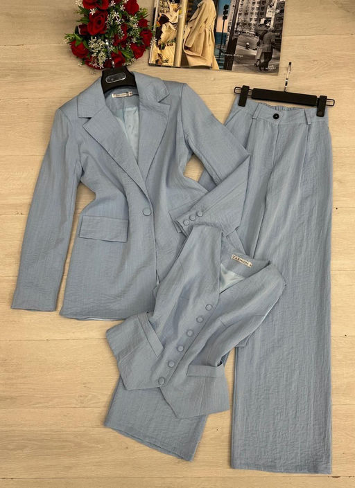 Костюм тройка