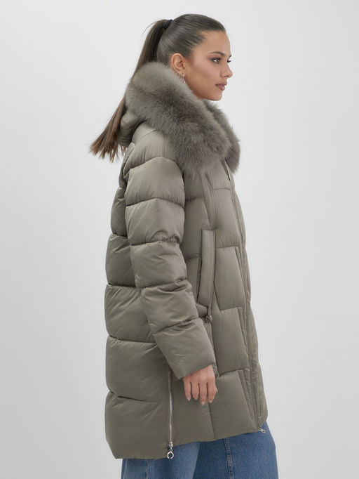 Пальто зимнее утепленное с мехом и капюшоном тренд коричневого цвета 7630K - Visdeer фото 3