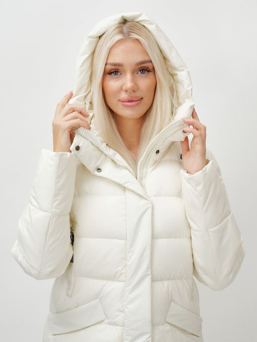Пальто утепленное стеганное зимнее с капюшоном женское бежевого цвета 9610B - Mtforce фото 7
