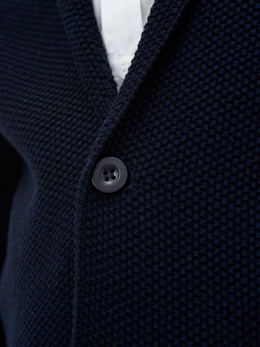 Темно-синий пиджак