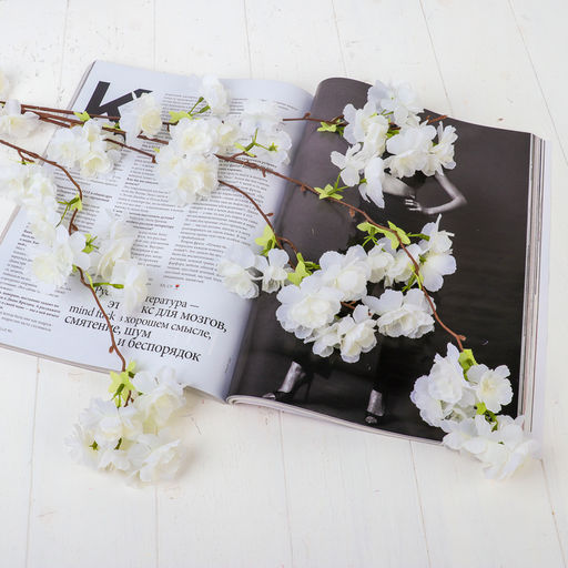 Цветы искусственные «Ветка яблони», 4×124 см, белые