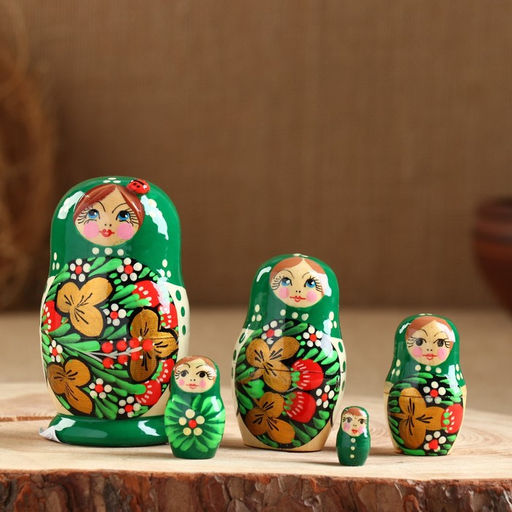 Матрёшка дерево «Божья коровка», зелёное платье, 5 кукольная, 10-12 см