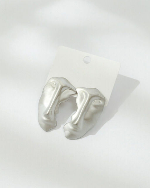 Стильные серьги