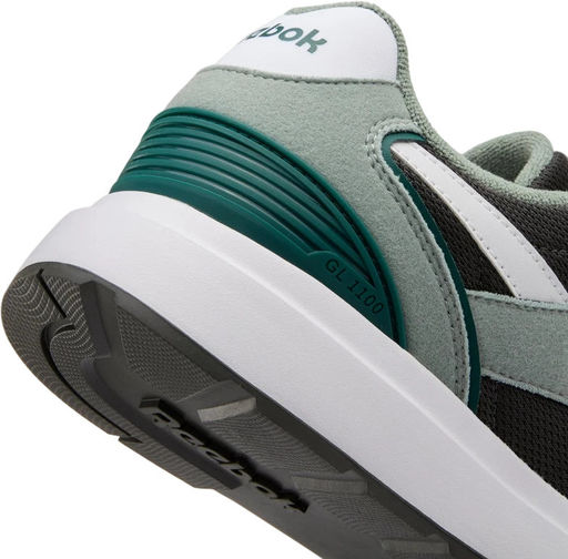 Кроссовки взрослые