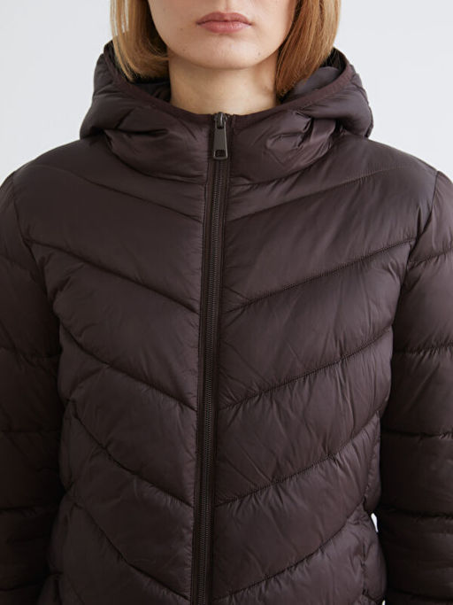 Kap??onlu Kad?n ?i?me Mont