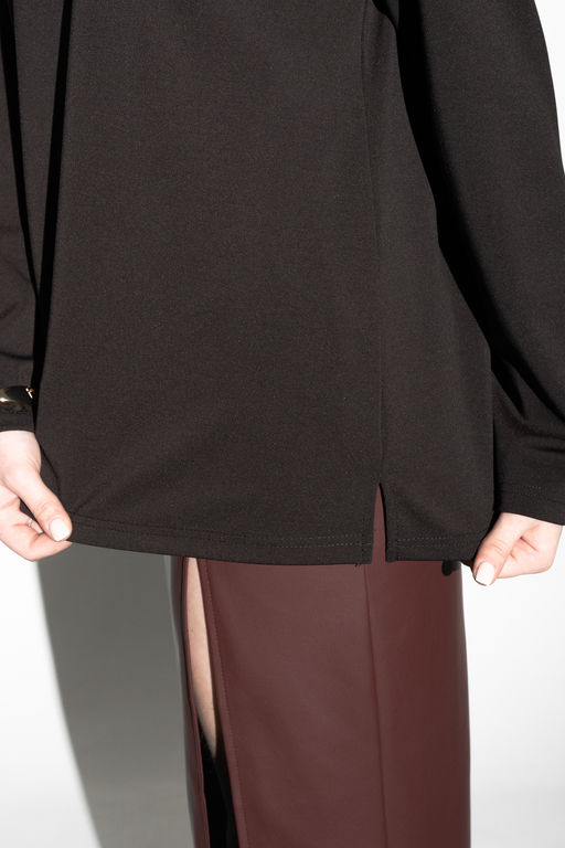 Лонгслив с V- образным вырезом