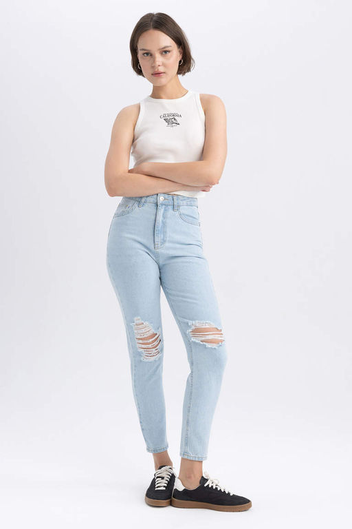 Lina Comfort Mom Fit, удобная посадка, легкие узкие джинсовые брюки длиной до щиколотки с рваными деталями и деталями - Defacto фото 2