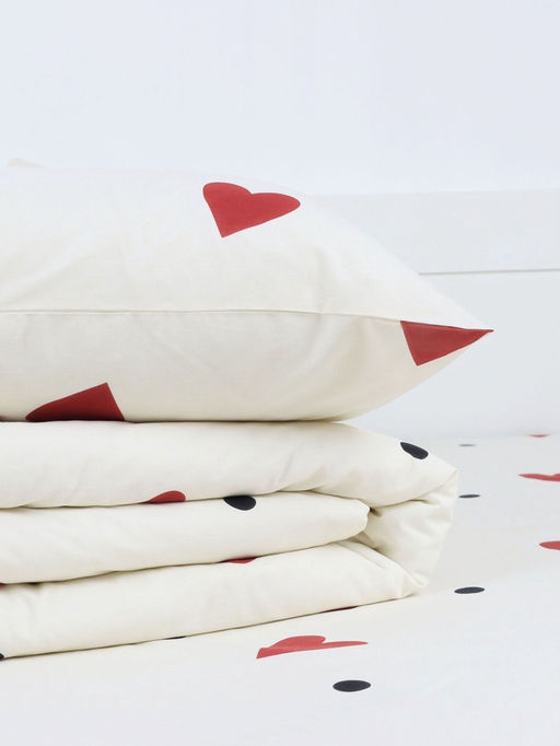 Постельное бельё "Этель" 1.5 сп First love 143*215 см,150*214 см, 70*70 см -2 шт, бязь 125 г/м2, хл 100%