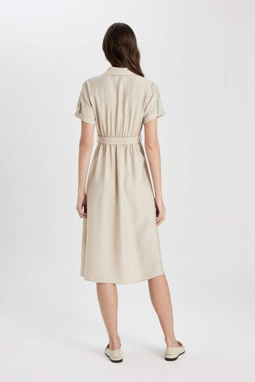 Льняное платье-миди с рубашечным воротником и поясом с короткими рукавами - Defacto фото 7
