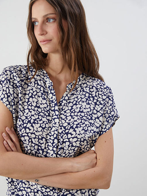 Ka??k Yaka ?i?ekli Bluz