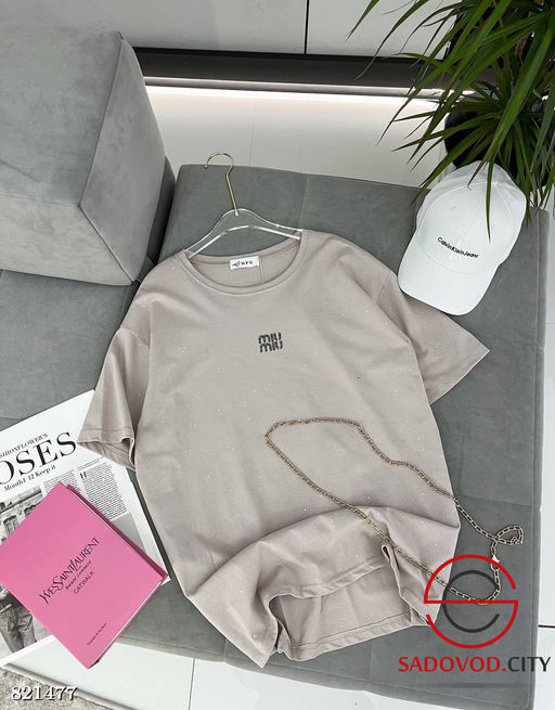 Футболка женская со стразами