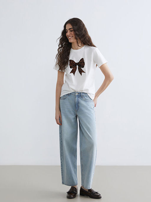 Bisiklet Yaka Fiyonk Bask?l? Kad?n Ti??rt