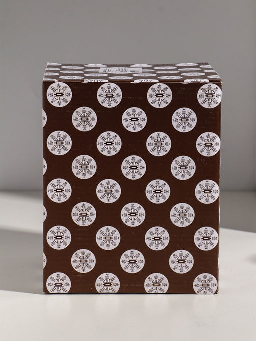 Фигурка - подсвечник на 1 свечу «Африканка в чёрном платье с цветами с золотом», полистоун, d=4.5 см, 11×13×16 см