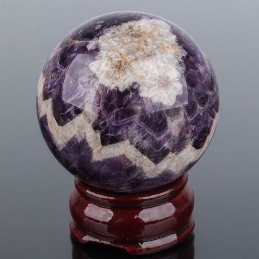 Шар из кварцевого Аметиста на подставке